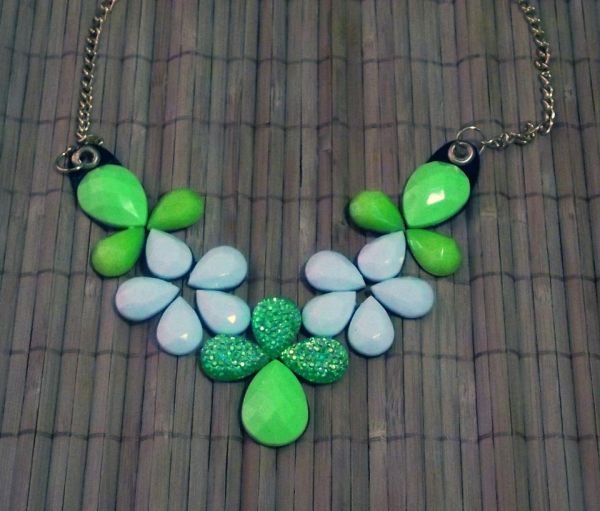 Maxi Colar Verde com Branco